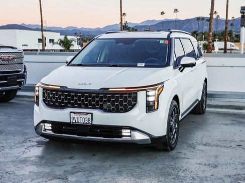 Used 2026 Kia Carnival SX image 4