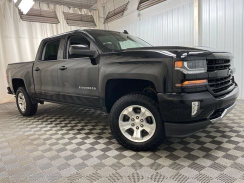 Used 2018 Chevrolet Silverado 1500 LT w/ All Star Edition AWD/4WD image 44