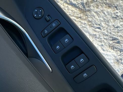 Used 2022 Hyundai Elantra SE w/ Cargo Package image 21