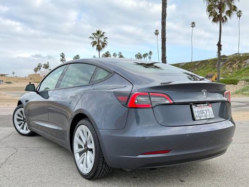 Used 2022 Tesla Model 3 RWD image 3