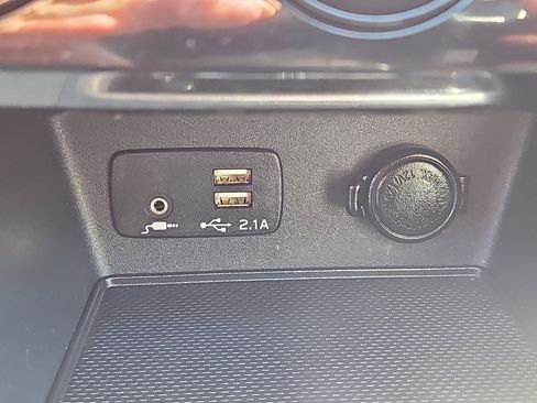 Certified 2023 Subaru Forester Limited AWD/4WD image 11