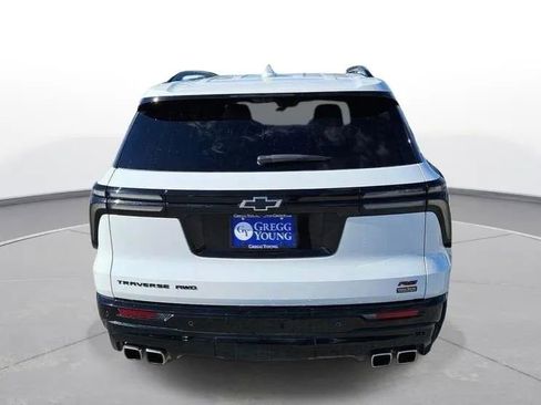 Used 2025 Chevrolet Traverse Z71 w/ Enhanced Driving Package image 9