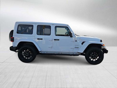 Used 2021 Jeep Wrangler Unlimited Sahara w/ Cold Weather Group image 9