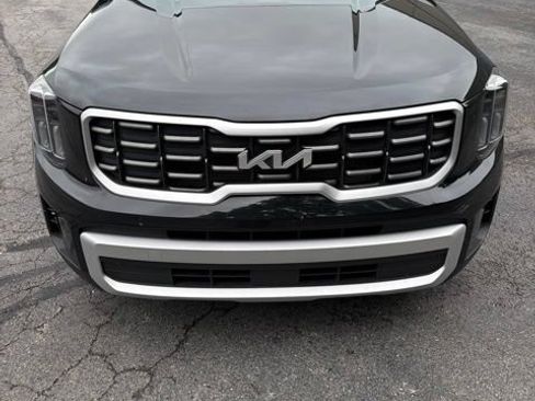 Used 2025 Kia Telluride S FWD image 7