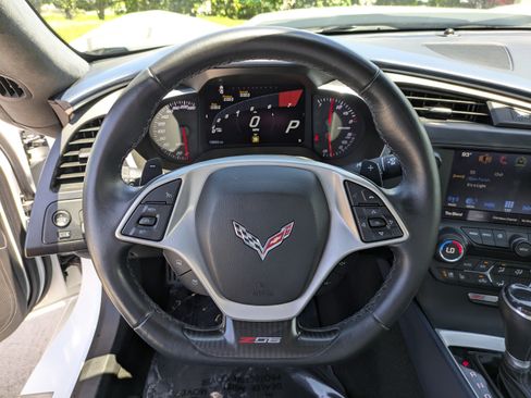 Used 2016 Chevrolet Corvette Z06 w/ 3LZ Preferred Equipment Group RWD image 16