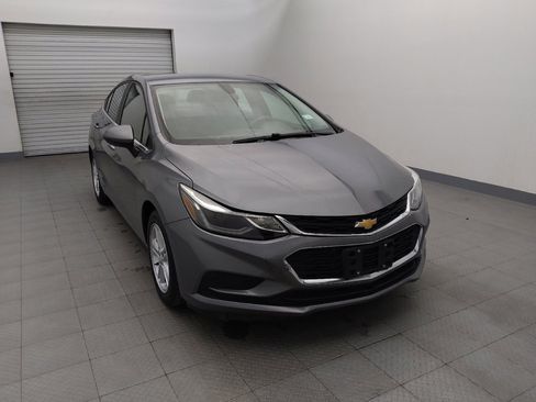 Used 2018 Chevrolet Cruze LT image 14