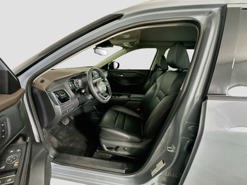 Used 2023 Nissan Rogue SL FWD image 13