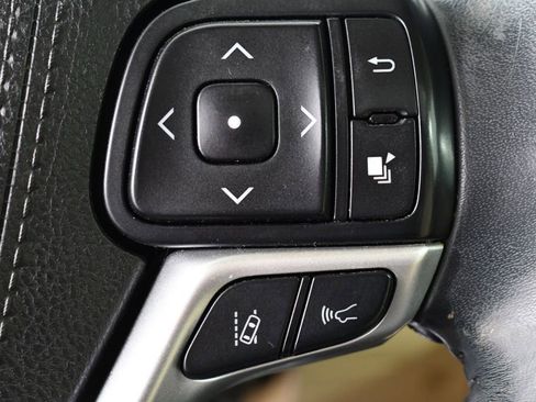 Used 2017 Toyota Highlander Limited FWD image 32