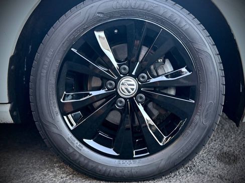 Used 2018 Volkswagen Golf SE FWD image 16