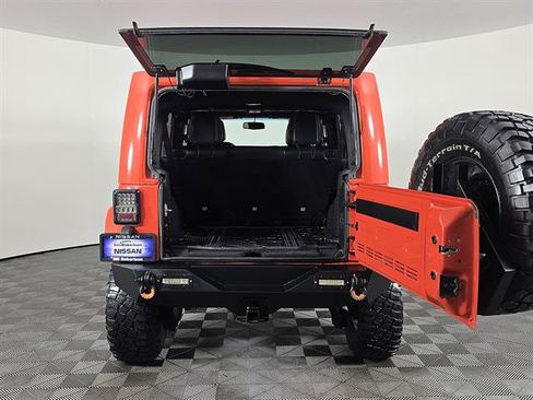 Used 2015 Jeep Wrangler Unlimited Sahara w/ Max Tow Package AWD/4WD image 27
