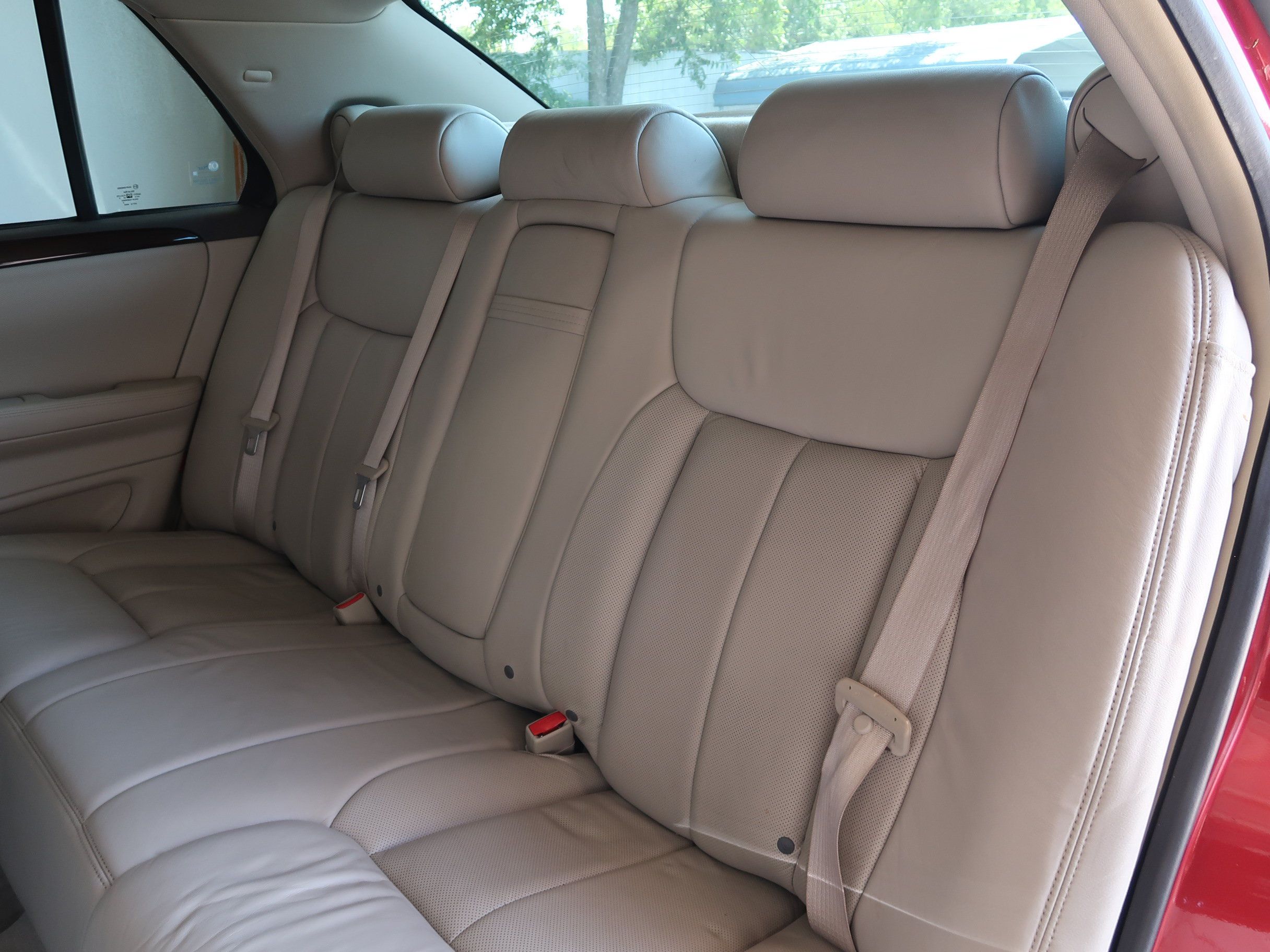 Used 2009 Cadillac DTS FWD image 35