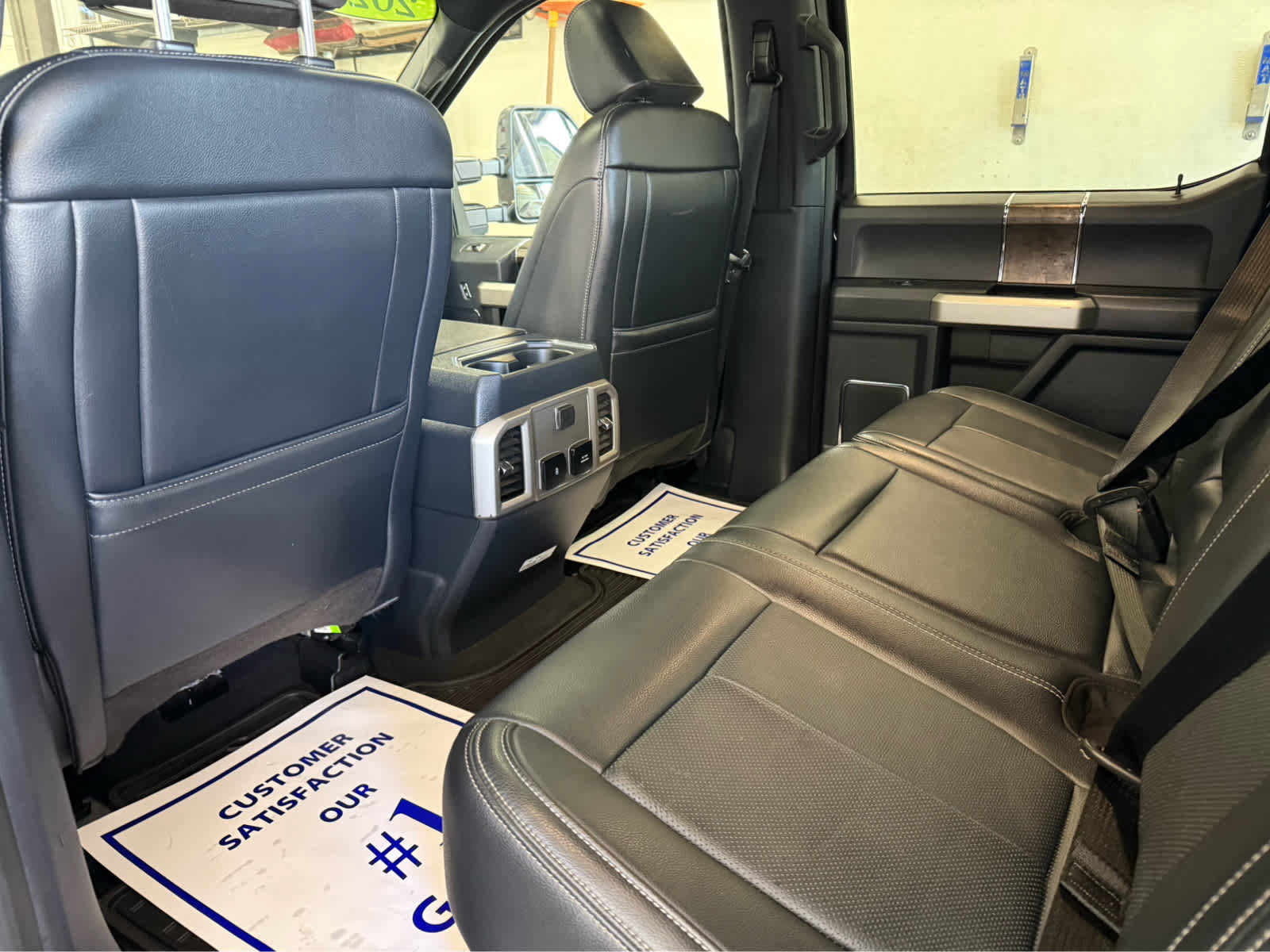 Used 2022 Ford F250 Lariat w/ Lariat Ultimate Package AWD/4WD image 24