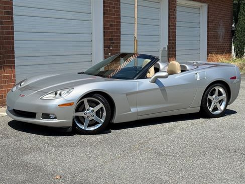 Used 2005 Chevrolet Corvette Convertible w/ Preferred Equipment Group RWD image 12