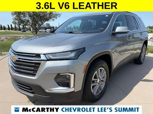 Used 2023 Chevrolet Traverse LT FWD image 4