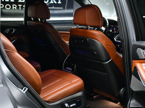 Used 2022 BMW X7 M50i w/ Executive Package image 44