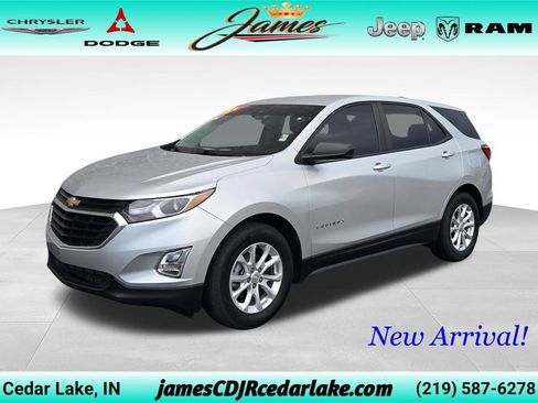 Used 2021 Chevrolet Equinox LS w/ LS Convenience Package FWD image 1