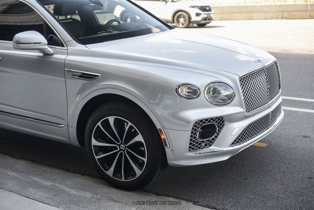 Used 2021 Bentley Bentayga AWD/4WD image 49