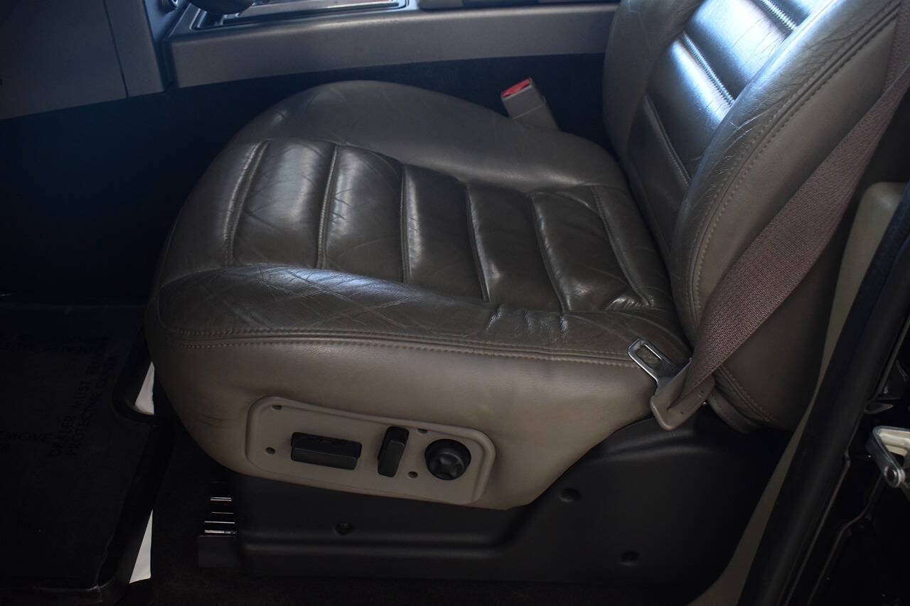 Used 2003 HUMMER H2 w/ Preferred Equipment Group AWD/4WD image 43