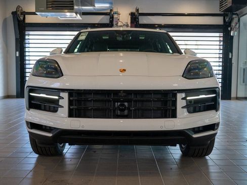 New 2025 Porsche Cayenne AWD/4WD image 8