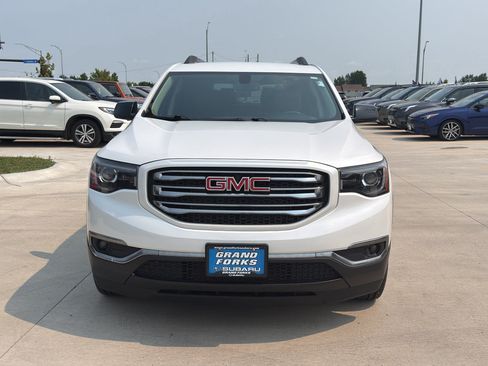 Used 2018 GMC Acadia SLT w/ LPO, Protection Package AWD/4WD image 3