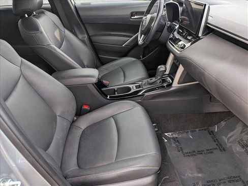 Used 2024 Toyota Corolla Cross XLE image 19
