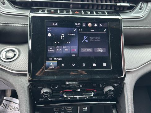 Used 2023 Jeep Grand Cherokee Altitude AWD/4WD image 18