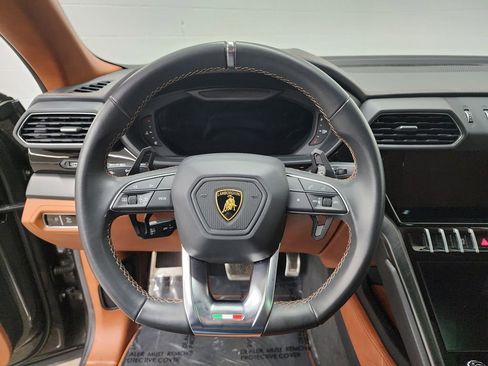 Used 2022 Lamborghini Urus image 14