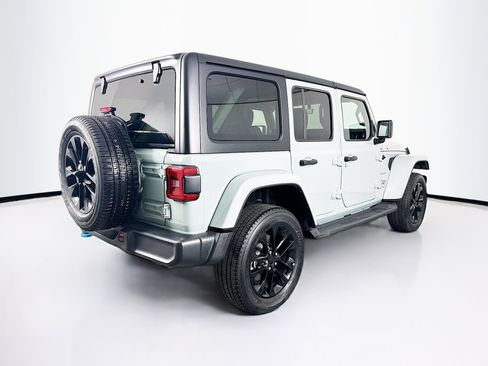 Used 2023 Jeep Wrangler Unlimited Sahara w/ Cold Weather Group AWD/4WD image 9