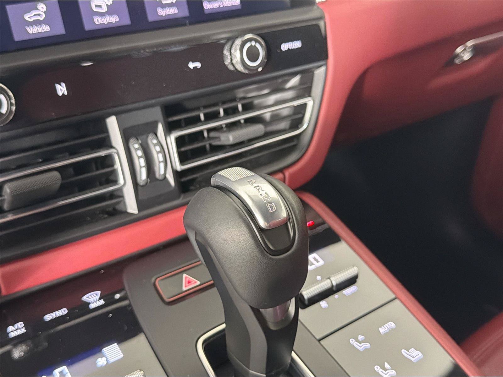 Certified 2024 Porsche Macan Turbo AWD/4WD image 34