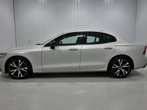 Used 2019 Volvo S60 T6 R-Design AWD/4WD image 23