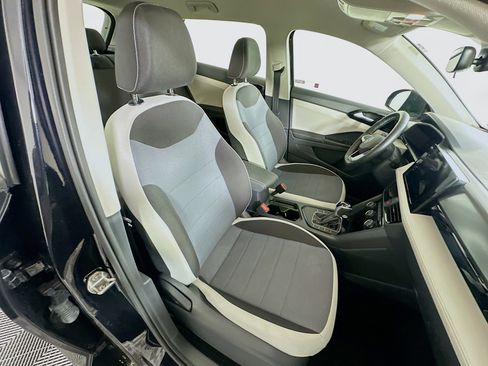 Used 2025 Volkswagen Taos S image 29