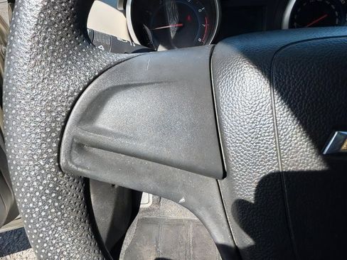 Used 2013 Chevrolet Cruze LS FWD image 22
