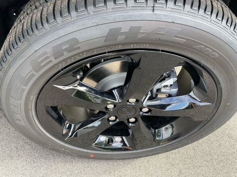 New 2025 Jeep Grand Cherokee Altitude image 30