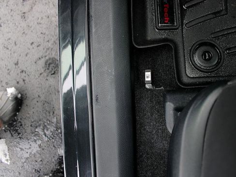 Used 2017 Toyota RAV4 LE Plus image 28