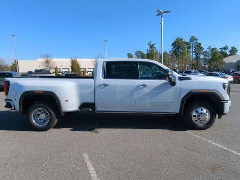 New 2026 GMC Sierra 3500 Denali Ultimate image 4