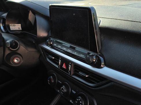 Used 2023 Kia Forte LXS image 10