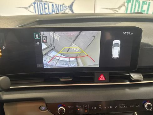Used 2025 Kia Carnival EX FWD image 22
