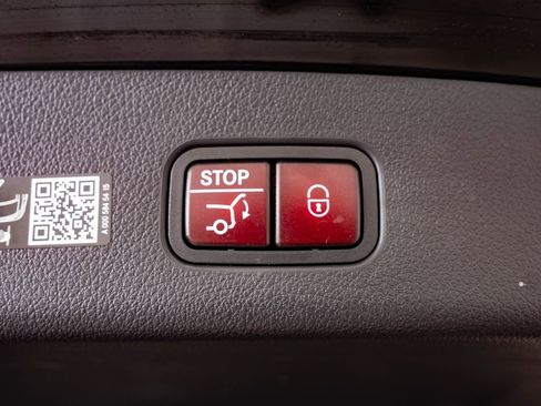 Certified 2025 Mercedes-Benz GLC 300 4MATIC image 22
