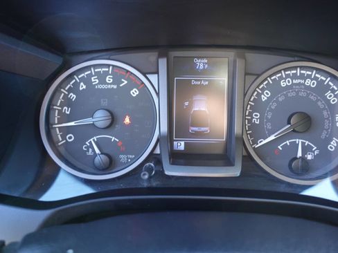 Used 2020 Toyota Tacoma TRD Sport image 45