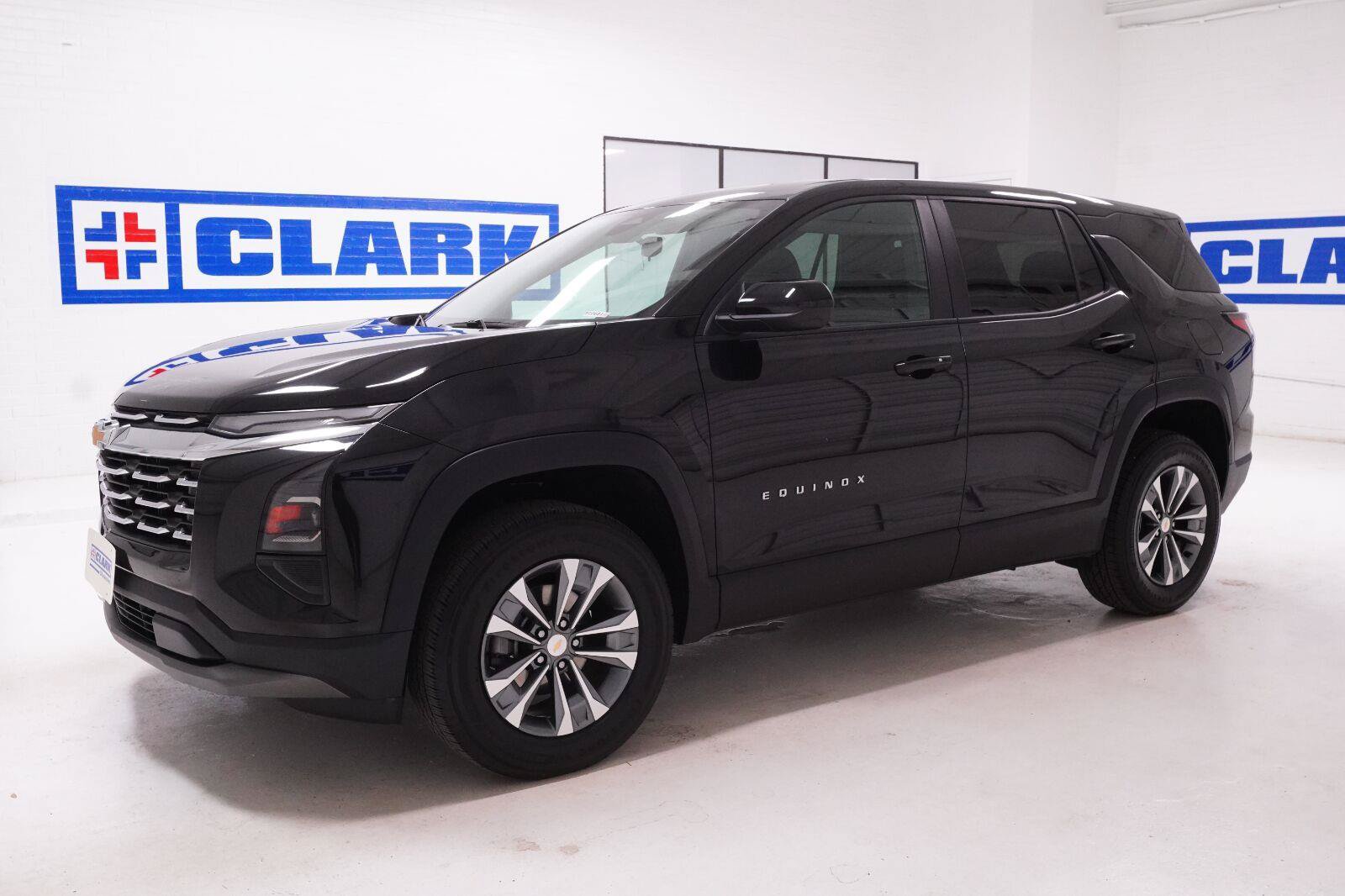 Used 2026 Chevrolet Equinox LT FWD image 34