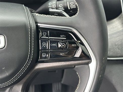 Used 2023 Jeep Grand Cherokee L Overland w/ Luxury Tech Group IV image 14