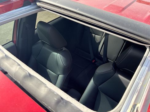 Used 2024 Toyota Corolla Cross XLE image 23