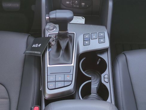 New 2026 Kia Sportage SX FWD image 18