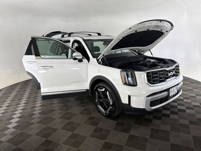 Certified 2025 Kia Telluride S AWD/4WD image 14