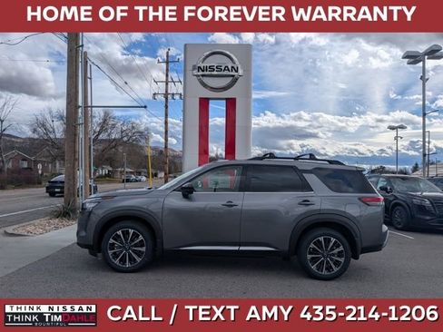 New 2026 Nissan Pathfinder Platinum image 1