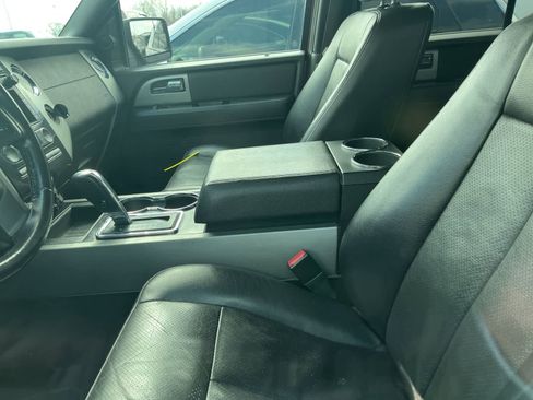 Used 2013 Ford Expedition Limited image 25