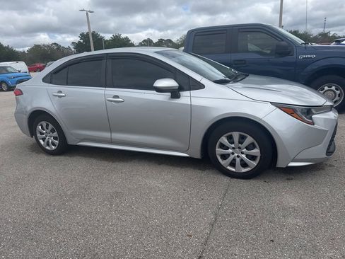 Used 2023 Toyota Corolla LE image 2