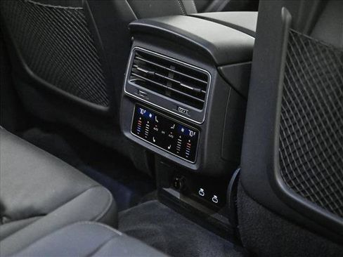 Used 2025 Audi Q7 3.0T Premium Plus w/ Premium Plus Package image 18