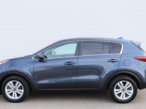 Used 2017 Kia Sportage LX image 2