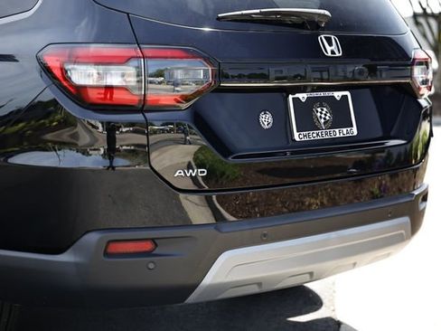 Certified 2025 Honda Pilot EX-L image 6